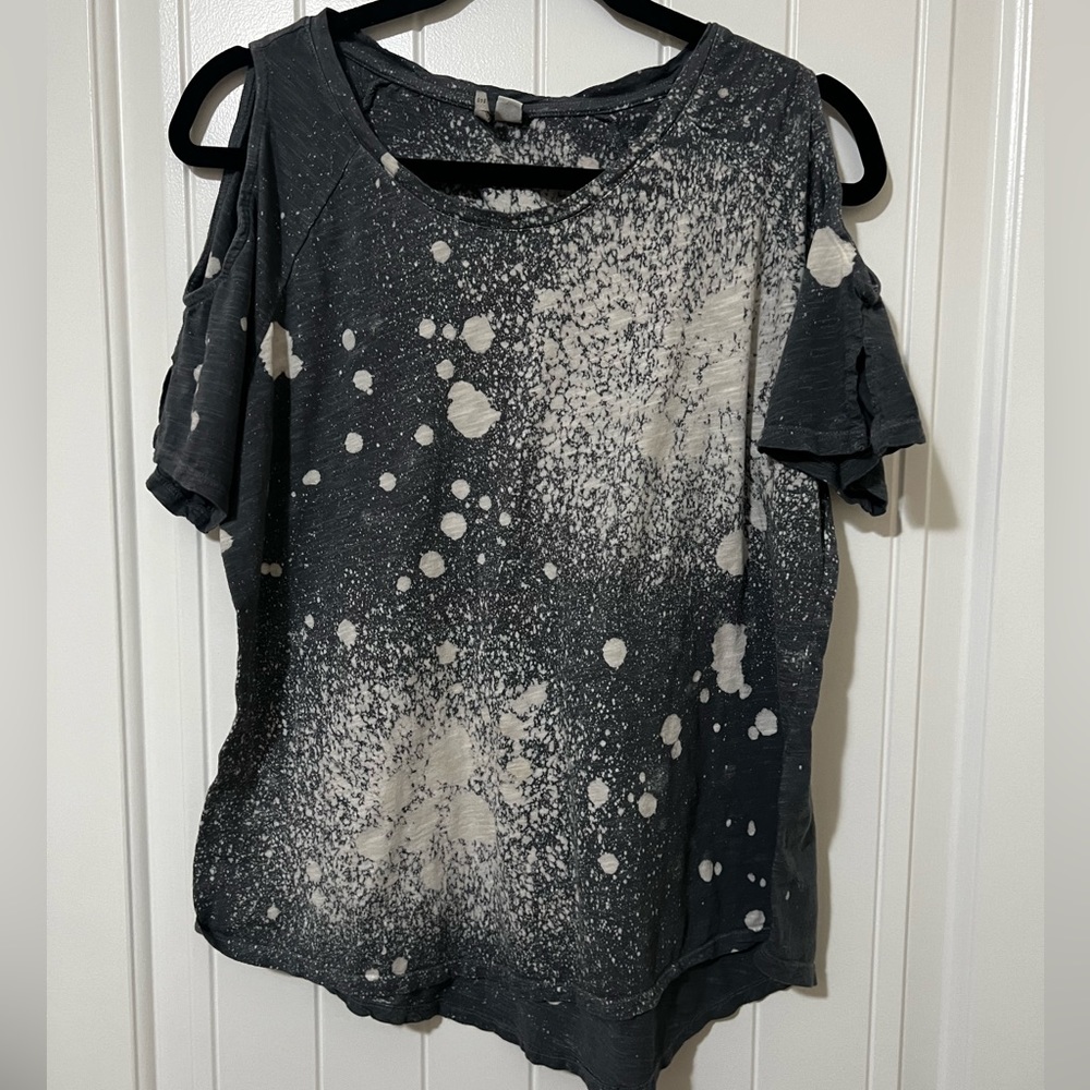 Gray and White Tye Dye Hollowed Out Light Weight Tee Shirt Medium